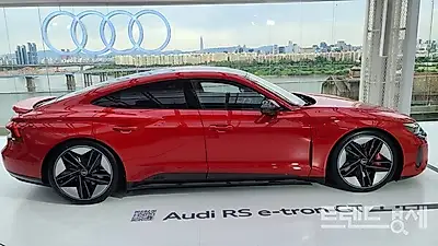 실내 인테리어까지 친환경을 고려한 아우디 전기차 e-트론GT, RS e-트론GT 한국시장 최초 공개