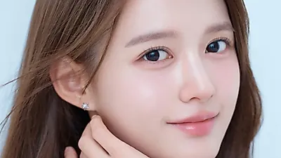 ドラマ『笑う顔で振り返れ』で、ナム・ボラ、結婚前に撮影したプロフィールを公開…息子のママ