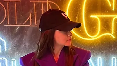 50대 맞아? 이영애, 힙한 패션도 완벽 소화 근황 공개 