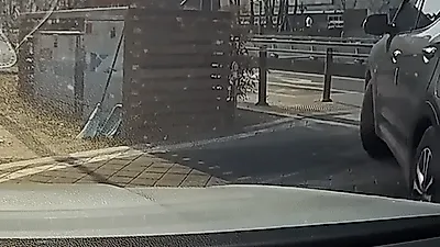 주차비는 내가 냈는데...차단기 열리자 쌩 나가버린 뒤차(영상)