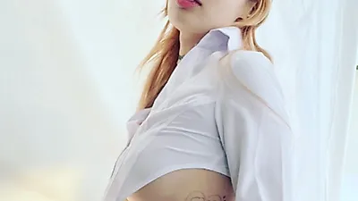 현아 '보일락 말락' 아찔한 언더붑 패션