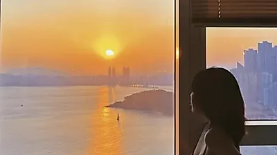 44kg 감량, '故 최진실 딸' 최준희, 창가에서 비키니만 입고…