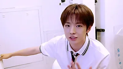 NCT WISH, OFRA 하이라이터 화보 촬영 현장…반짝이는 메이크업과 포즈