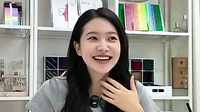 "코랄계 권위자 맞았네" 김예리, 퍼스널 컬러 진단 결과는 '가을 소프트 라이트'