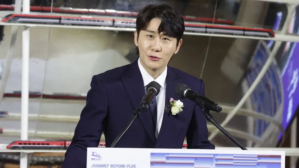영탁 의혹 고발인, 17억 사기 혐의로 법정에