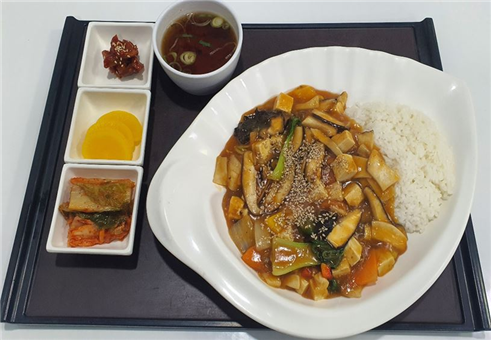 사천휴게소(부산방향)의 건강버섯두부덮밥