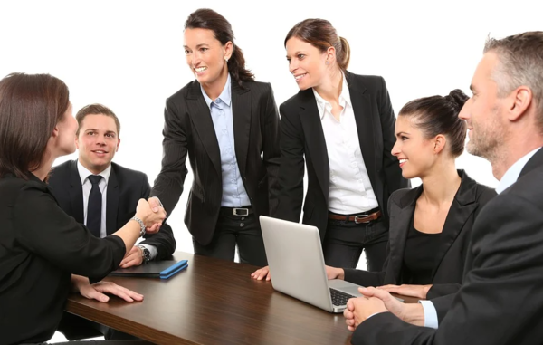 여전히 지속되는 '성별 임금 격차', 해소 안 되는 이유는?