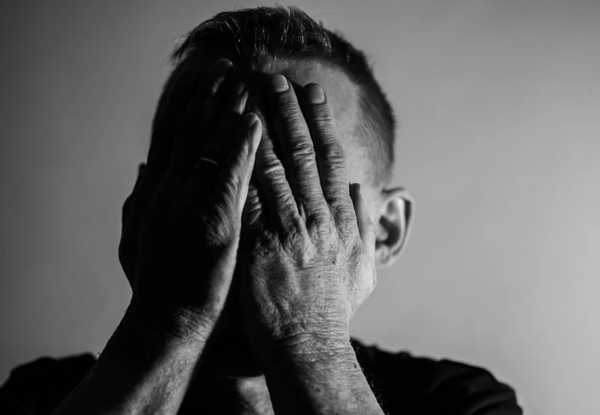 울분 삼키다 화병으로 폭발 ‘분노증후군’에 시달리는 위기의 중년들