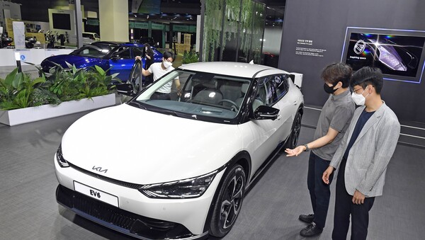 기아, ‘xEV 트렌드 코리아 2021’ 참가  일반 관람객 대상 EV6 실차 최초 공개