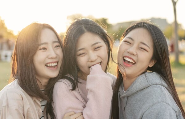 "웃음치료사 자격증" 취득으로 웃음을 전도하세요