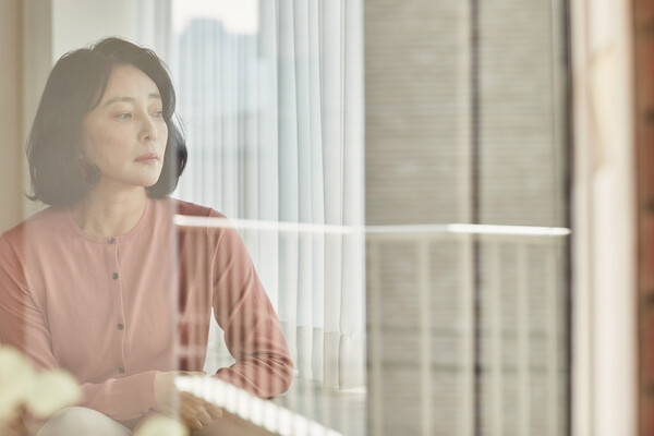 마르고 스트레스 많은 여성 ‘폐경’ 위험(+폐경 전조증상)