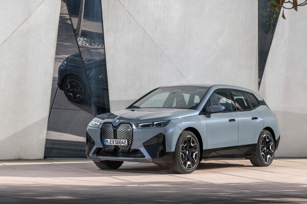BMW 코리아, BMW 레이디스 챔피언십 2021에서 BMW iX 국내 최초로 전시