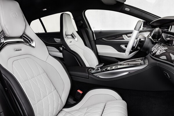 더 뉴 메르세데스-AMG GT 43 4MATIC+ 스페셜 에디션 실내 인테리어