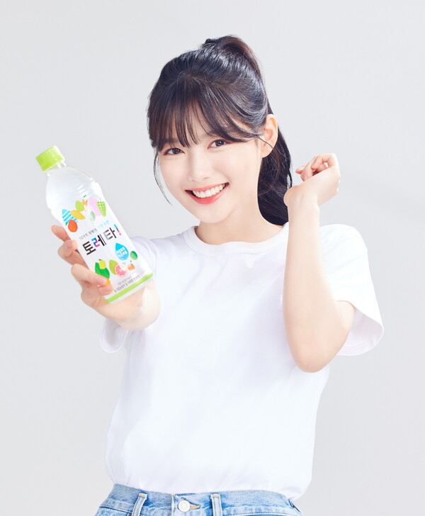 코카-콜라사 토레타!, 싱그러움의 대명사 ‘김유정’ 모델 발탁