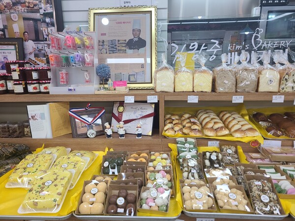 빵집이야! 떡집이야!  떡파는 빵집 , 경쟁 업종간 콜라보