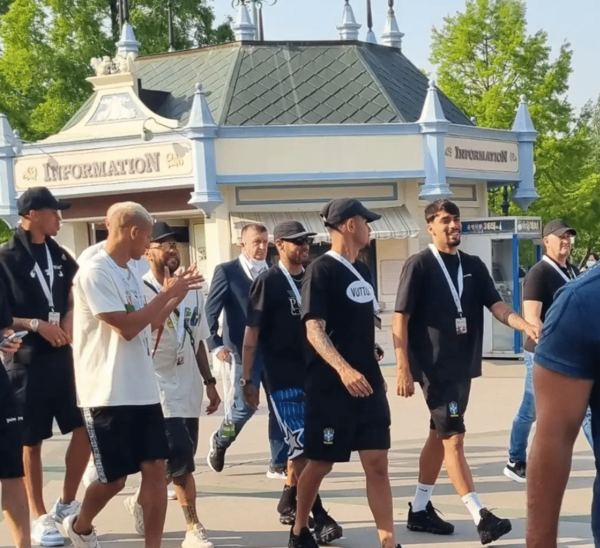 브라질 축구 대표팀, 에버랜드 방문 "네이마르, 놀이동산 가고 싶다 해"