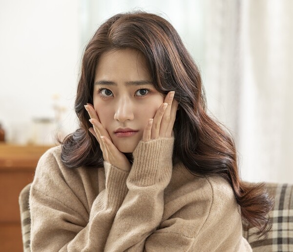 연말 모임 앞두고 마스크에 가려진 얼굴 피부 및 잔주름 해결법