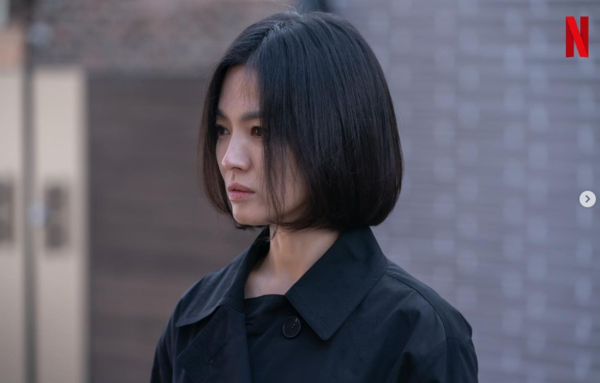 송혜교 인스타그램 "넷플릭스 더 글로리에 한 장면"