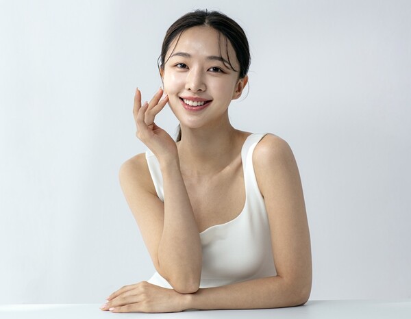 실내 마스크 착용 의무 해제로 성형·유통·뷰티업계, 매출 증가세