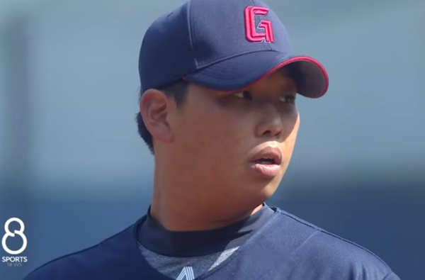 미성년자에게 "신체사진 보내라" 롯데 서주원, 법적 대응?
