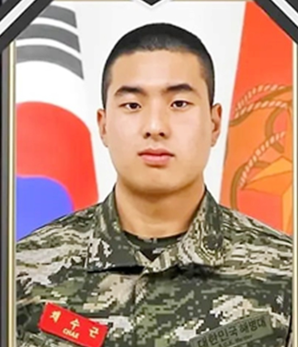 숨진 해병대원 얼굴 공개 "1학년 마치고 5월 입대"