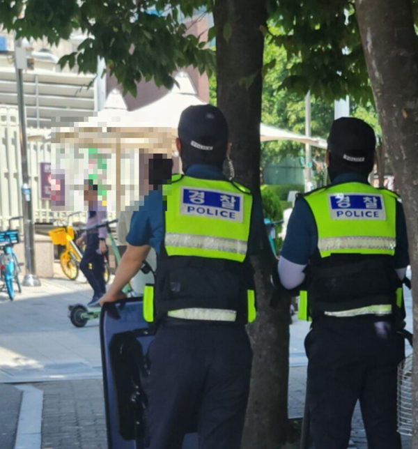 '살인 예고' 오리역에 구경꾼들 몰리며 "셀카 찍어 달라"