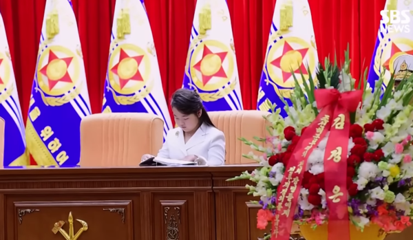 북한에서 '이것'까지 하는 김정은 딸 김주애 근황 공개