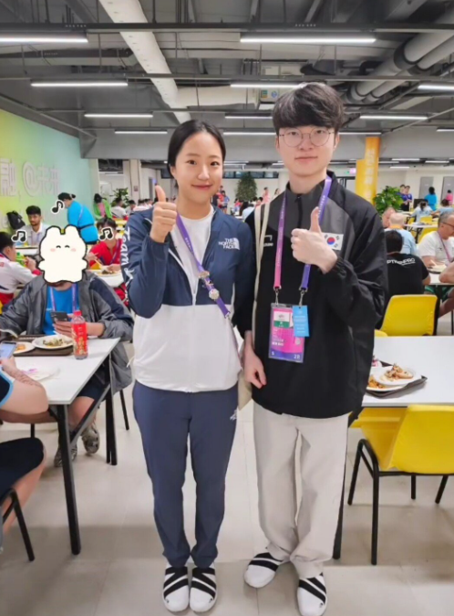 '탁구' 신유빈, '이 사람'과 의외의 친분 화제
