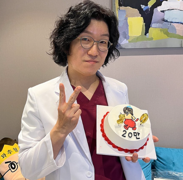 '꽈추형' 홍성우, 또 직장 내 괴롭힘 의혹 "욕하고 수술도구 던져"