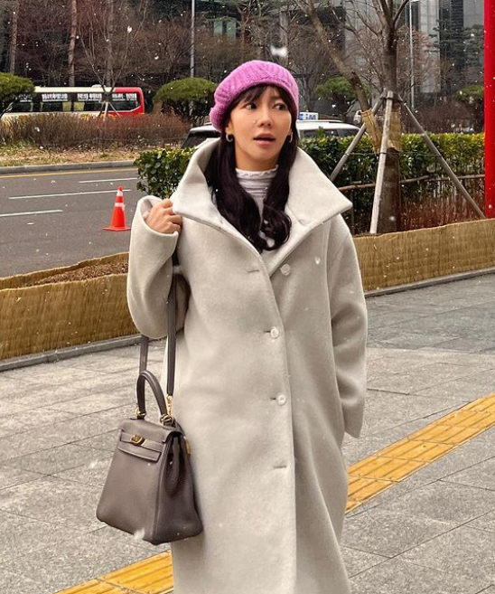 이범수 아내 이윤진, 근황에 "스타일링하고 외국인 관광객처럼" 