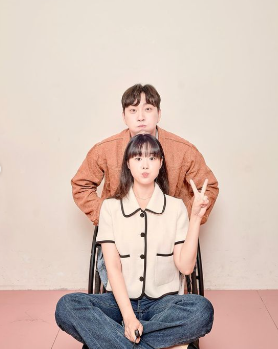 시크릿 송지은, '전신마비 극복' 유튜버 박위와 열애 발표 