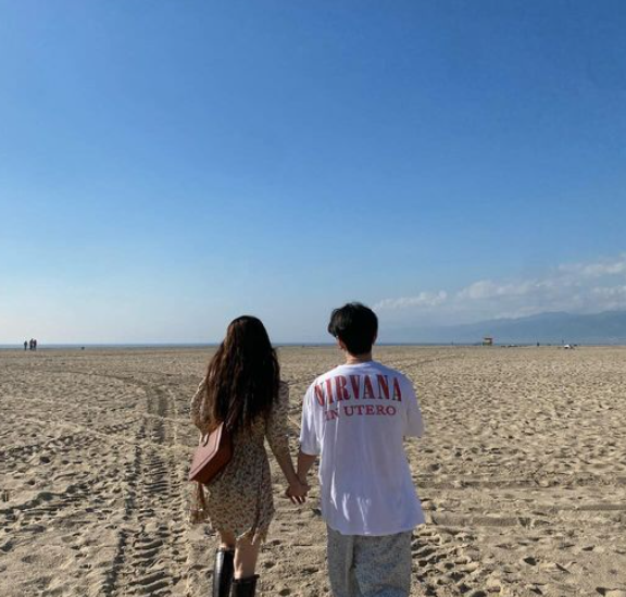 현아♥용준형, 공개 열애 발표 후 데이트 목격담 화제
